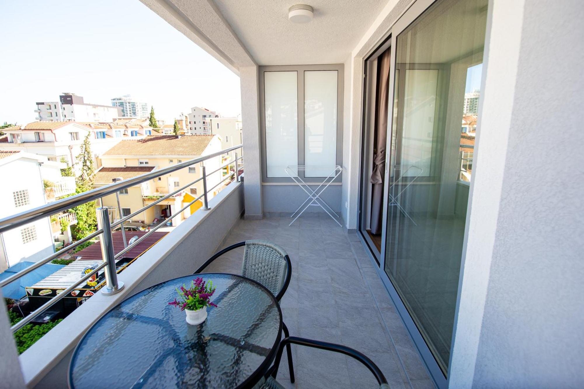 Apartments Sirena - Modern Stay With Free Parking Budva Luaran gambar