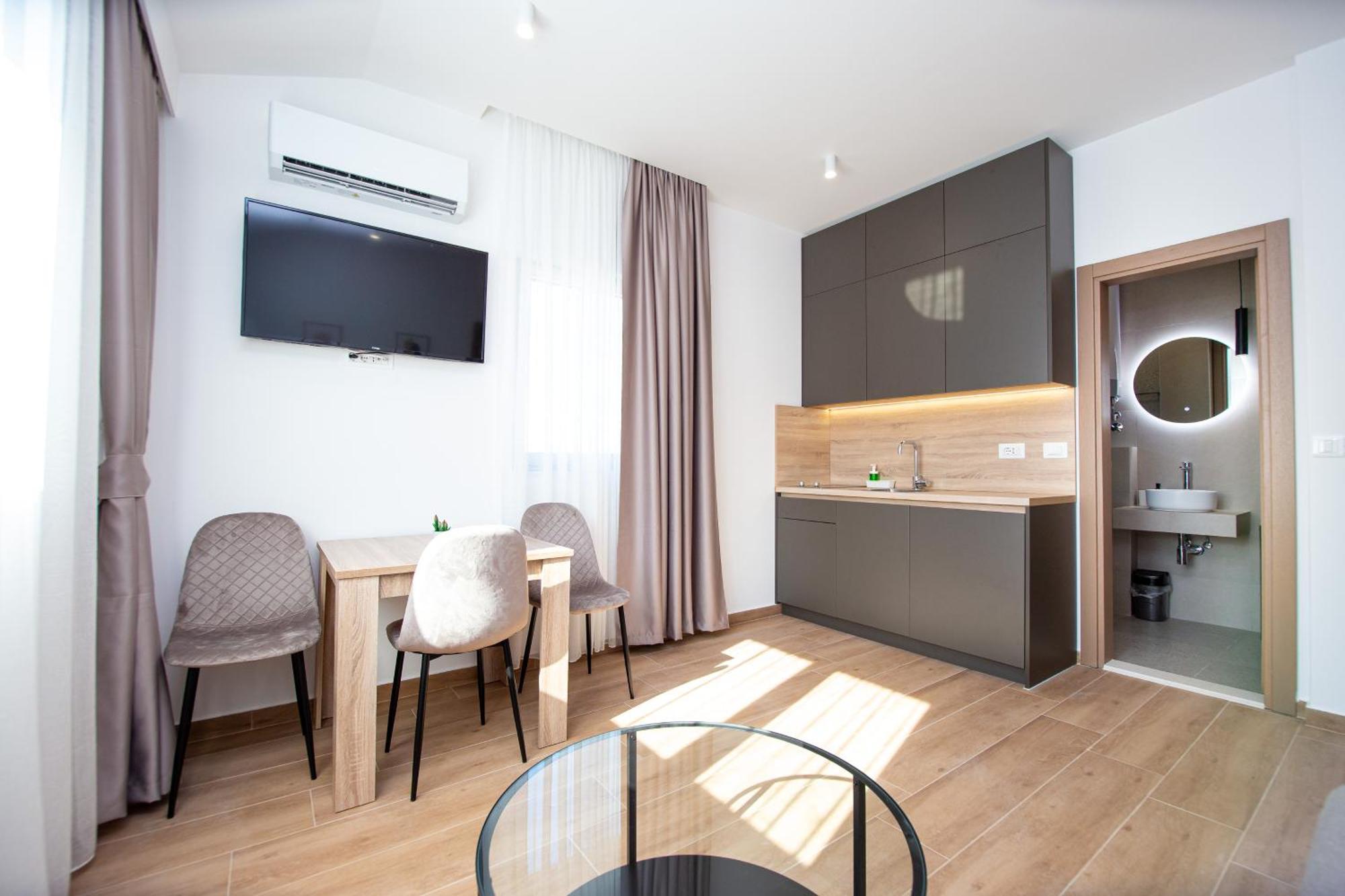 Apartments Sirena - Modern Stay With Free Parking Budva Luaran gambar